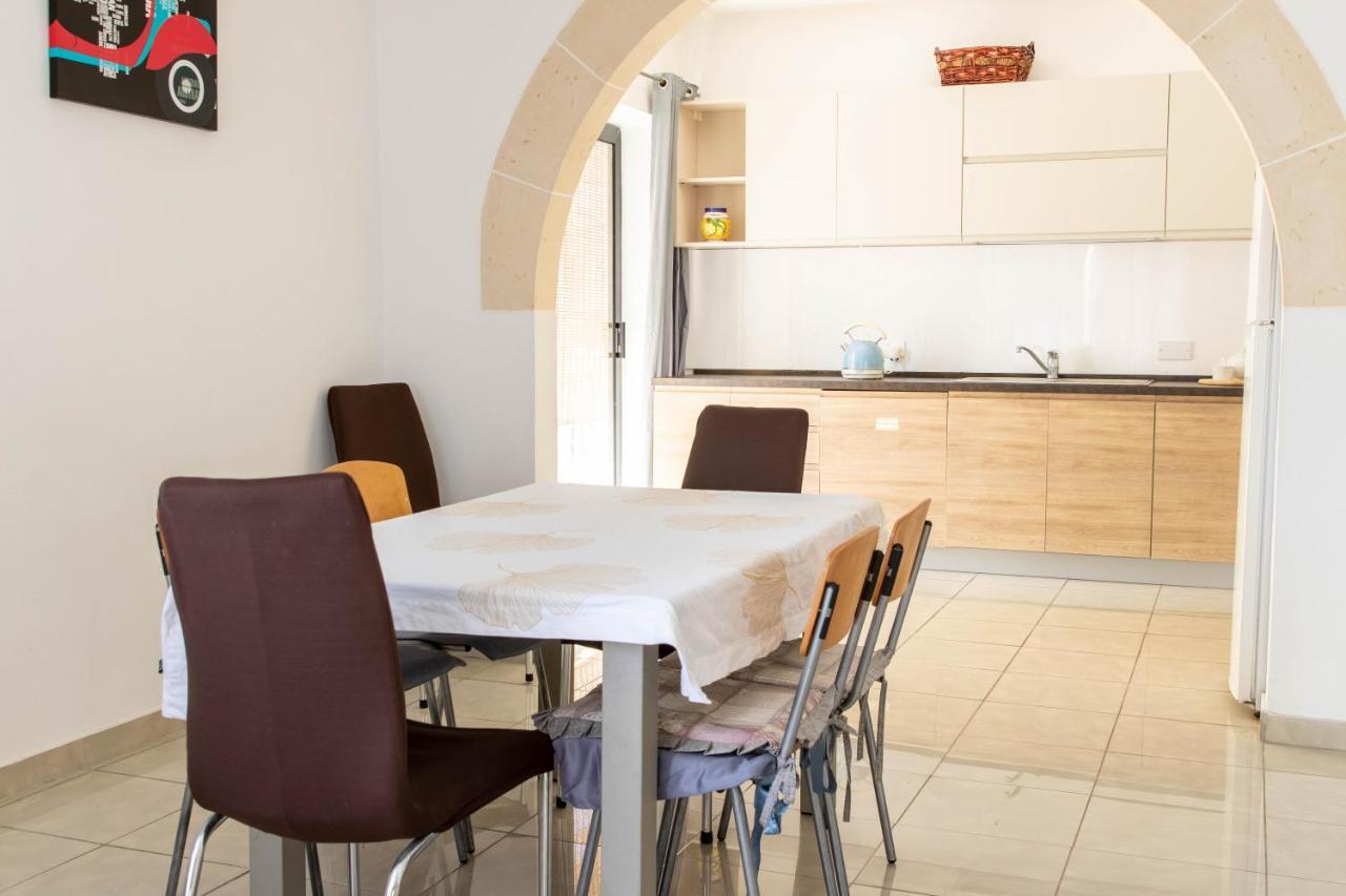 Spacious 3-Bedroom Apartment 30 Seconds From Sea Marsaskala Exterior photo