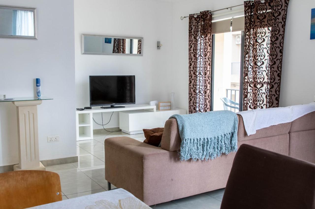Spacious 3-Bedroom Apartment 30 Seconds From Sea Marsaskala Exterior photo