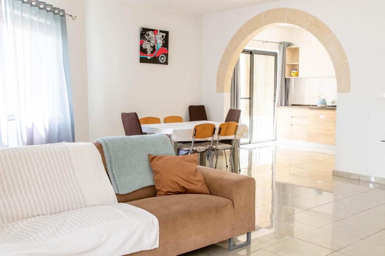 Spacious 3-Bedroom Apartment 30 Seconds From Sea Marsaskala Exterior photo